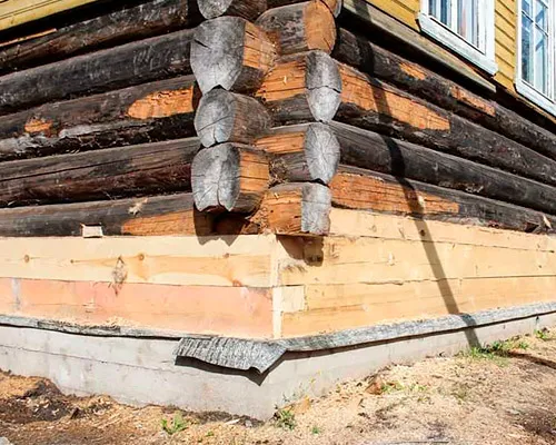 Замена сгнивших венцов дома